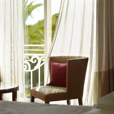 Juana 5* ז'ואן-לה-פינס