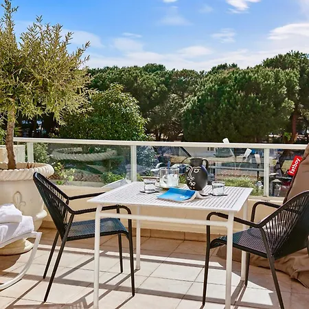 Juana 5* ז'ואן-לה-פינס