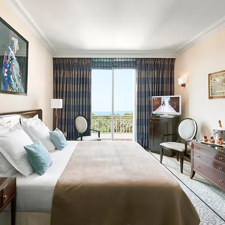 Juana מלון ז'ואן-לה-פינס